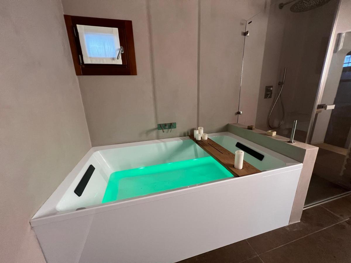 Luxury - Private Jacuzzi And Design Apartamento Venecia